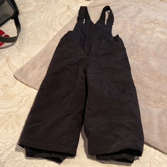 Youth Snow Bibs Great condition used a couple of times Youth size : Small/4 - Picture 8 of 10